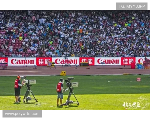 上海足球队在世界锦标赛中的速度表现分析与精彩瞬间回顾 上海足球队在世界锦标赛中的速度表现分析与精彩瞬间回顾