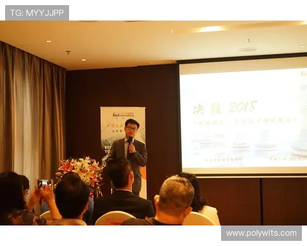 成都与杭州羽毛球队赛后复盘探讨团队协作与战术执行的成功之道 成都与杭州羽毛球队赛后复盘探讨团队协作与战术执行的成功之道